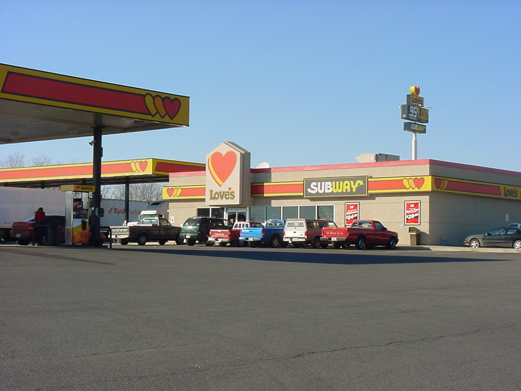 Loves Country Store image 2002